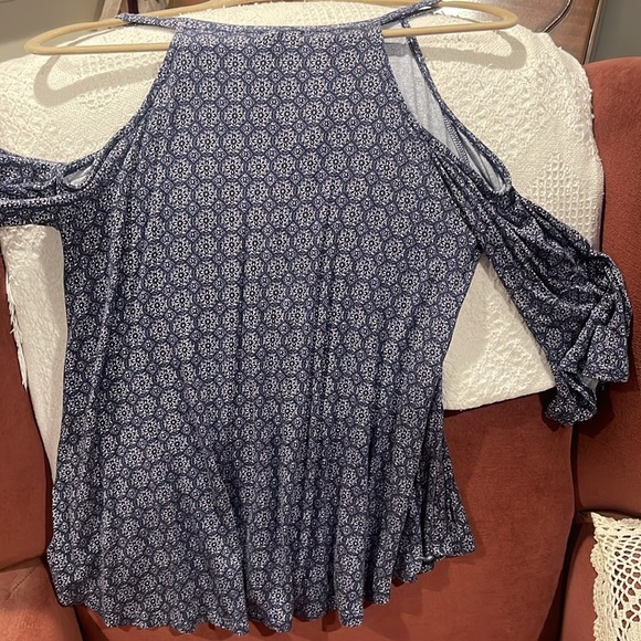 Brand is eyeshadow women’s top good condition only worn a few times - Picture 2 of 2